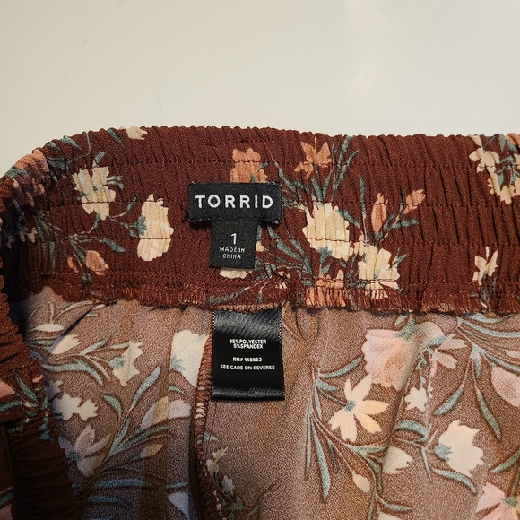 Torrid Pull-On Wide Leg Refined Crepe High-Rise Pant Floral 1X Pockets Polyester - Picture 7 of 9